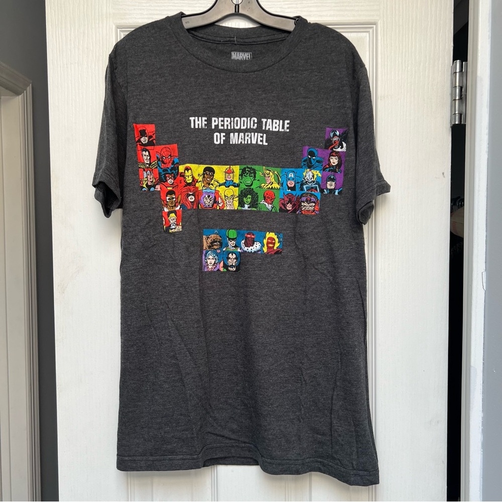 $10 Deals 🤝🔖 Grey Unisex short sleeve Marvel Comics Shirt size small